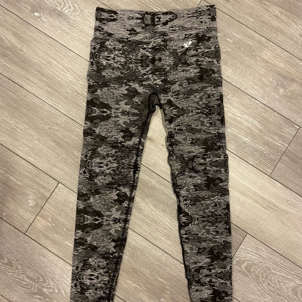 Womens best camo leggings XL